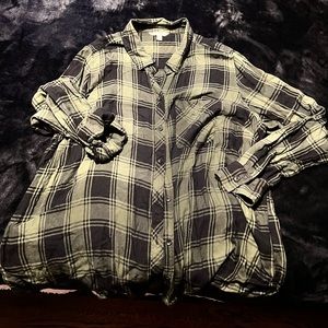 TERRA & SKY | Plus size- 1X button down- black and olive plaid